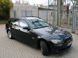 Schwarz Gebraucht 2006 BMW 320 Kombi | 3.200 €