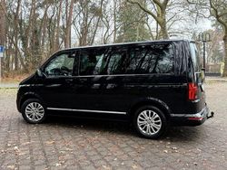 Schwarz Gebraucht 2023 VW Multivan Highline Van | 61.900 €