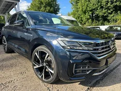 Blau Gebraucht 2020 VW Touareg R-line SUV | 33.900 € (Fairer Preis)