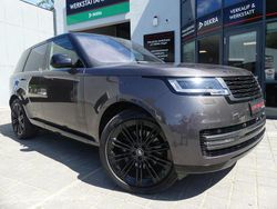 Charente grey (metallic) Gebraucht 2023 Land Rover Range Rover First Edition SUV | 134.800 € (Fairer Preis)
