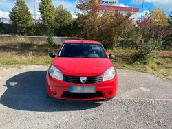 Rot Gebraucht 2009 Dacia Sandero Kleinwagen | 1.000 €