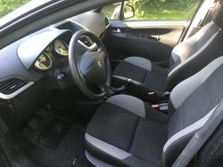 Schwarz Gebraucht 2009 Peugeot 207 Urban Move Limousine | 4.000 € (Etwas zu teuer)