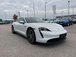Weiß Gebraucht 2021 Porsche Taycan Limousine | 52.794 € (Superpreis)