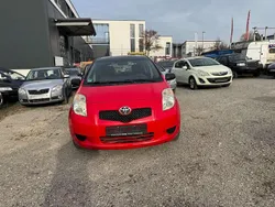 Super red 5 Gebraucht 2007 Toyota Yaris Luna Kleinwagen | 2.400 € (Guter Preis)