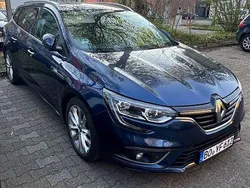 Blau Gebraucht 2017 Renault Mégane IV Limousine | 8.800 € (Etwas zu teuer)