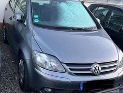 Grau Gebraucht 2005 VW Golf Plus Cross Comfortline Van / Kleinbus | 1.350 € (Superpreis)
