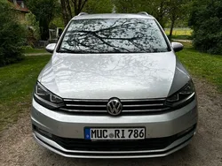 Silber Gebraucht 2016 VW Touran Comfortline Van / Kleinbus | 14.500 € (Teuer)