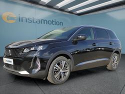 Schwarz Gebraucht 2023 Peugeot 5008 Van / Kleinbus | 28.349 € (Fairer Preis)