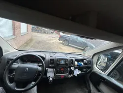 Weiß Gebraucht 2017 Peugeot Boxer Van | 16.500 €