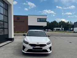 Weiß Gebraucht 2019 Kia ProCeed GT Kleinwagen | 20.999 € (Fairer Preis)