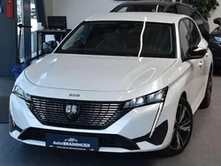 Weiß Gebraucht 2022 Peugeot 308 Allure Limousine | 16.980 € (Etwas zu teuer)