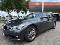 Grau Gebraucht 2019 BMW 318 Advantage Kombi | 18.450 € (Fairer Preis)