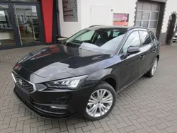 Mitternachtsschwarz Gebraucht 2024 Seat Leon Style Kombi | 24.900 € (Etwas zu teuer)