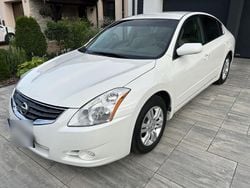Weiß Gebraucht 2011 Nissan Altima Limousine | 5.500 €