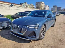 Plasmablau metallic Gebraucht 2023 Audi e-tron Sportback S-Line SUV | 43.435 € (Guter Preis)