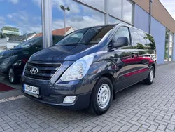 Grau Gebraucht 2017 Hyundai H-1 Premium Van / Kleinbus | 24.999 € (Teuer)