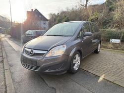 Grau Gebraucht 2009 Opel Zafira Selection Van / Kleinbus | 1.500 € (Fairer Preis)
