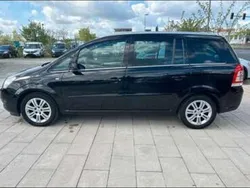 Schwarz Gebraucht 2012 Opel Zafira Van / Kleinbus | 5.000 € (Fairer Preis)