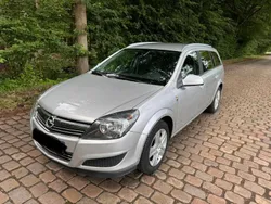 Silber Gebraucht 2010 Opel Astra Edition Kombi | 3.990 € (Fairer Preis)