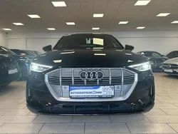 Schwarz Gebraucht 2021 Audi e-tron Comfort SUV | 27.500 € (Etwas zu teuer)