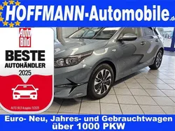 Grün Neu 2025 Kia Ceed Limousine | 21.950 € (Guter Preis)