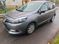 Grau Gebraucht 2013 Renault Mégane III Limousine | 2.390 € (Superpreis)