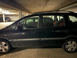 Schwarz Gebraucht 2003 Opel Zafira Van / Kleinbus | 1.500 € (Fairer Preis)