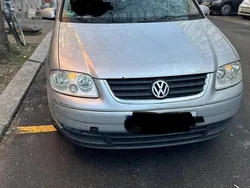 Silber Gebraucht 2004 VW Touran Van / Kleinbus | 3.400 € (Teuer)