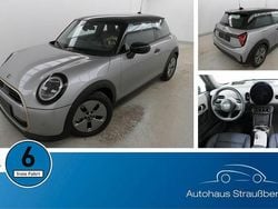 Silberkeine angabe Gebraucht 2024 Mini Cooper Favoured Kleinwagen | 26.690 € (Guter Preis)