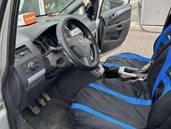 Grau Gebraucht 2007 Opel Zafira Van / Kleinbus | 1.500 € (Fairer Preis)