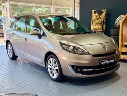 Beige Gebraucht 2012 Renault Grand Scénic III Bose Edition Van / Kleinbus | 5.690 € (Fairer Preis)