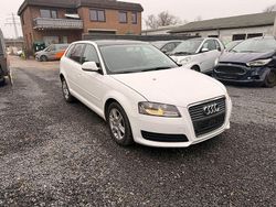 Weiß Gebraucht 2009 Audi A3 Attraction Limousine | 3.990 € (Guter Preis)
