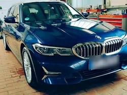 Blau Gebraucht 2019 BMW 320 Kombi | 20.900 € (Teuer)