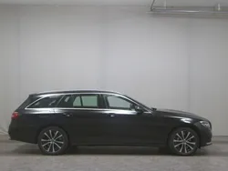 Schwarz Gebraucht 2021 Mercedes E300 Avantgarde Kombi | 23.480 € (Guter Preis)