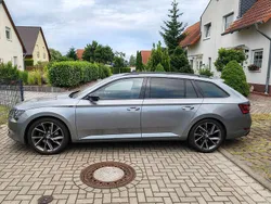 Grau Gebraucht 2018 Skoda Superb SportLine Kombi | 28.000 € (Teuer)
