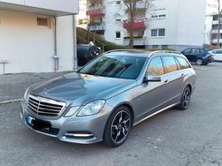 Grau Gebraucht 2012 Mercedes E200 Avantgarde Kombi | 9.300 € (Fairer Preis)