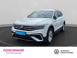 Weiss Gebraucht 2024 VW Tiguan Allspace Life SUV | 35.490 € (Superpreis)
