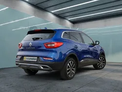 Blau Gebraucht 2022 Renault Kadjar Techno SUV | 23.477 € (Fairer Preis)