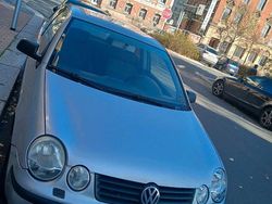 Silber Gebraucht 2003 VW Polo Kleinwagen | 500 €