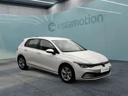 Weiß Gebraucht 2024 VW Golf VIII Life Limousine | 22.300 € (Guter Preis)