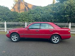 Rot Gebraucht 1996 Mercedes C180 Limousine | 3.500 €