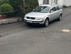 Gebraucht 2000 VW Passat Kombi | 1.400 €