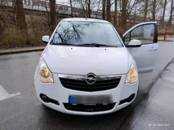 Weiß Gebraucht 2011 Opel Agila Kleinwagen | 1.900 € (Guter Preis)