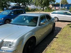 Silber Gebraucht 2010 Chrysler 300C Limousine | 3.590 €