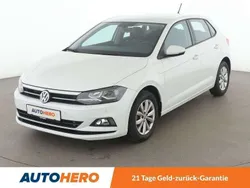 Pure white Gebraucht 2018 VW Polo Highline Kleinwagen | 15.690 € (Fairer Preis)