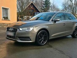 Braun Gebraucht 2013 Audi A3 Sportback Kleinwagen | 10.900 € (Etwas zu teuer)