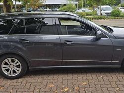 Grau Gebraucht 2011 Mercedes E200 Kombi | 9.500 € (Etwas zu teuer)