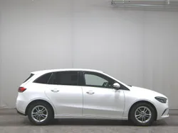 Weiss Gebraucht 2019 Mercedes B180 Style Van / Kleinbus | 16.980 € (Fairer Preis)