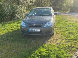 Grau Gebraucht 2005 Toyota Corolla | 2.000 € (Fairer Preis)