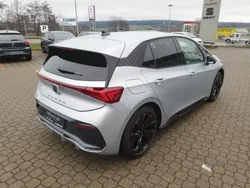 Geyser silver metallic Gebraucht 2024 Cupra Born Kleinwagen | 37.770 € (Fairer Preis)